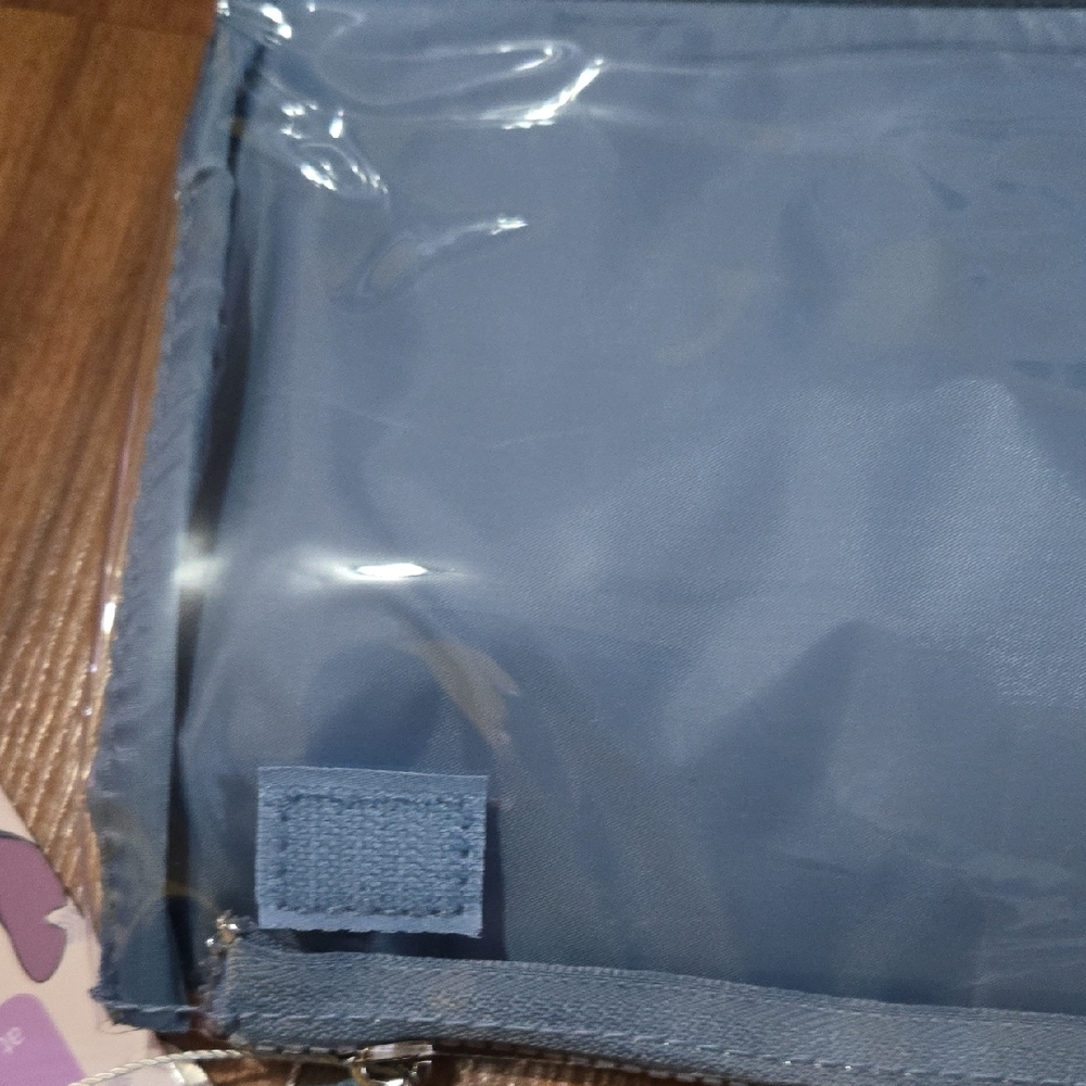 Disney’s Stitch Initial E Makeup BagCharacter Quilted Wristlet NWT ZIPPER - Picture 6 of 8